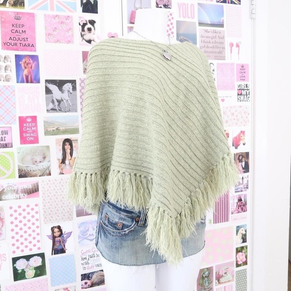 y2k sage green fringe poncho sweater suzy shier one size - Picture 3 of 5